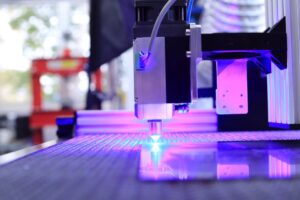 Como a automação industrial está moldando o futuro do trabalho e quais habilidades você precisa desenvolver