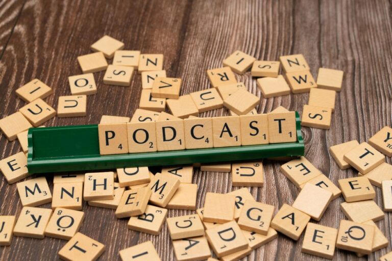 Os melhores podcasts de narrativas históricas para explorar em 2024: uma seleção imperdível